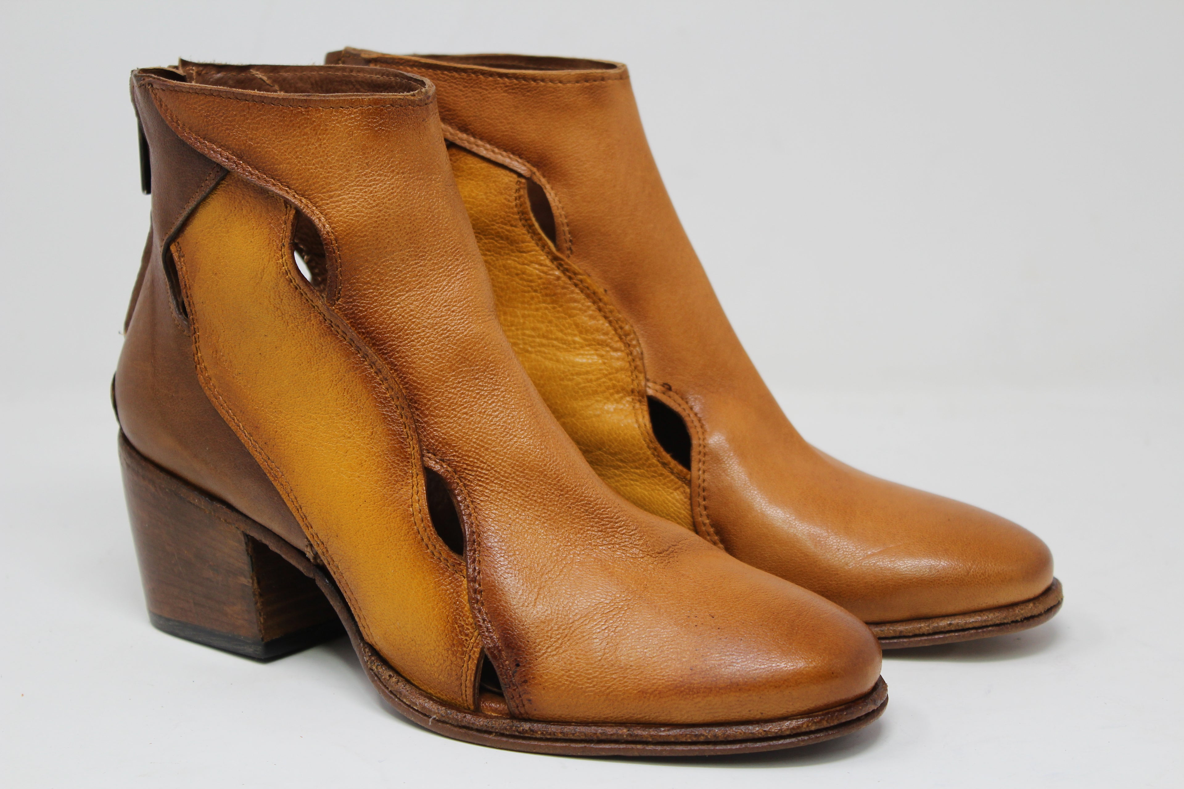 W7026 - SAMPLE - HUNDRED100®