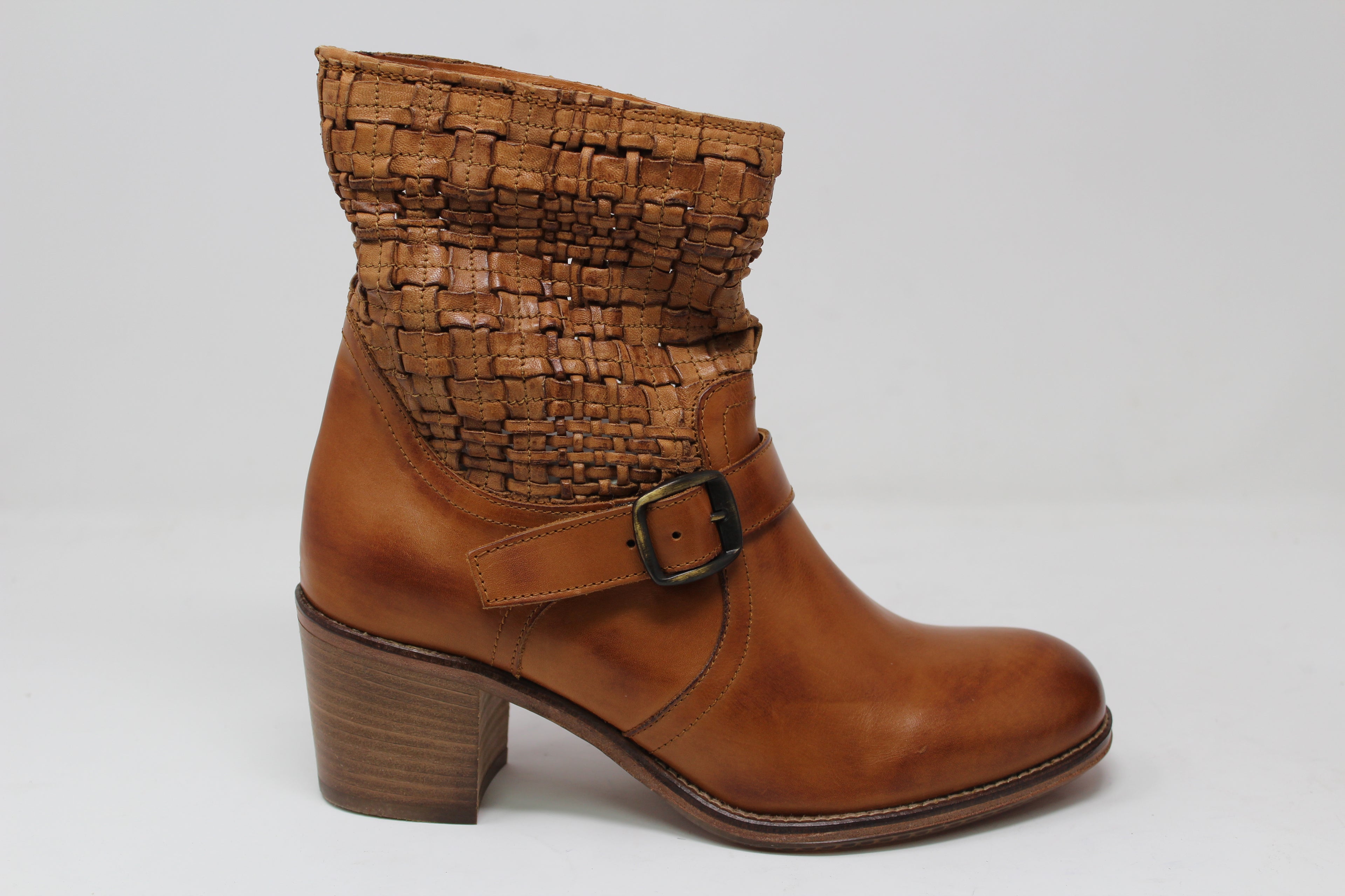 W7029 - SAMPLE - HUNDRED100®