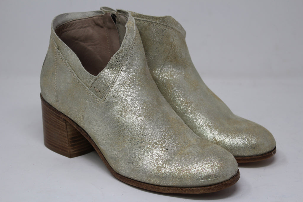 W7038 - SAMPLE - HUNDRED100®