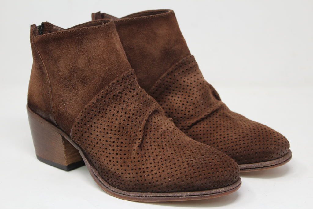 W7041 - SAMPLE - HUNDRED100®