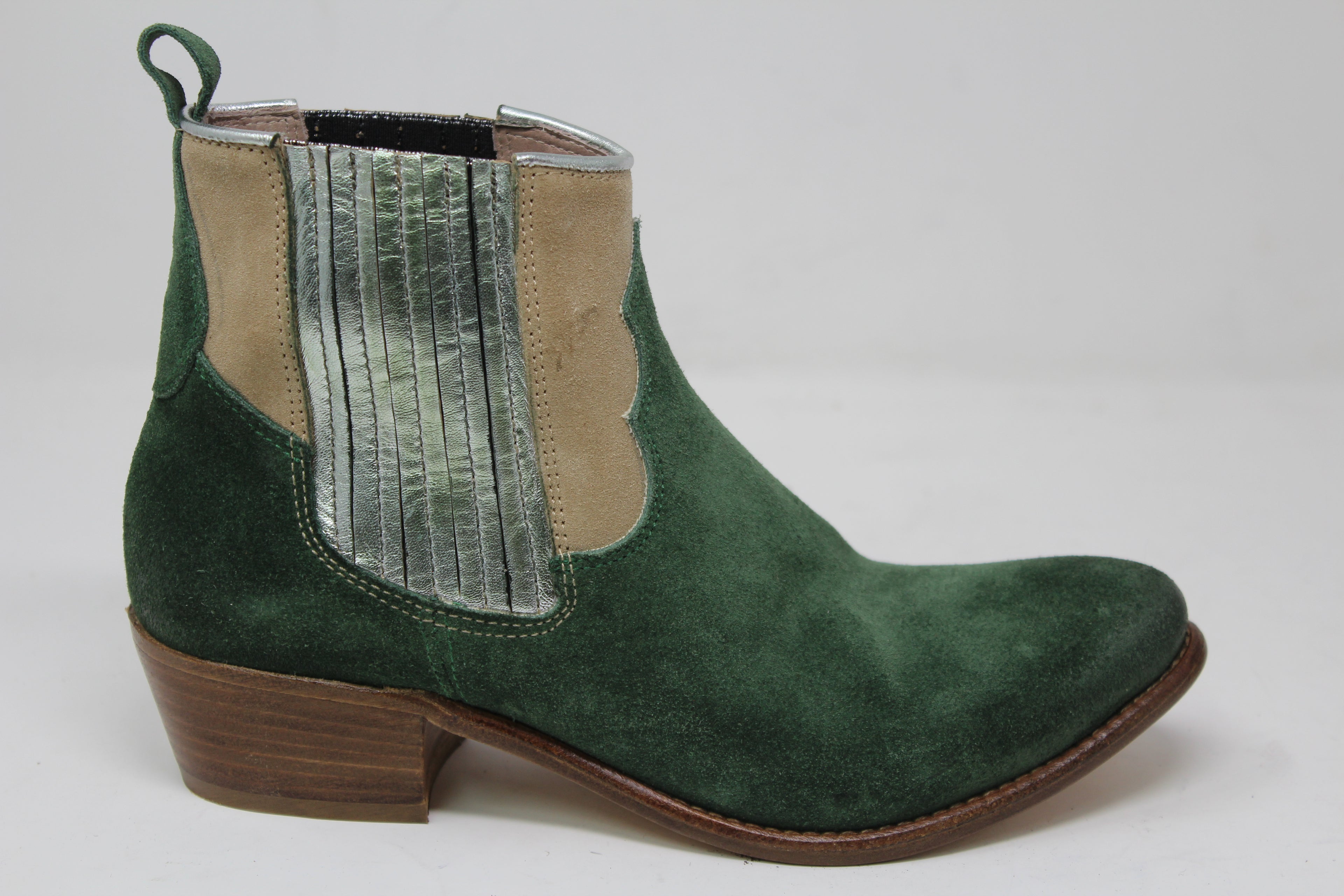 W7042 - SAMPLE - HUNDRED100®