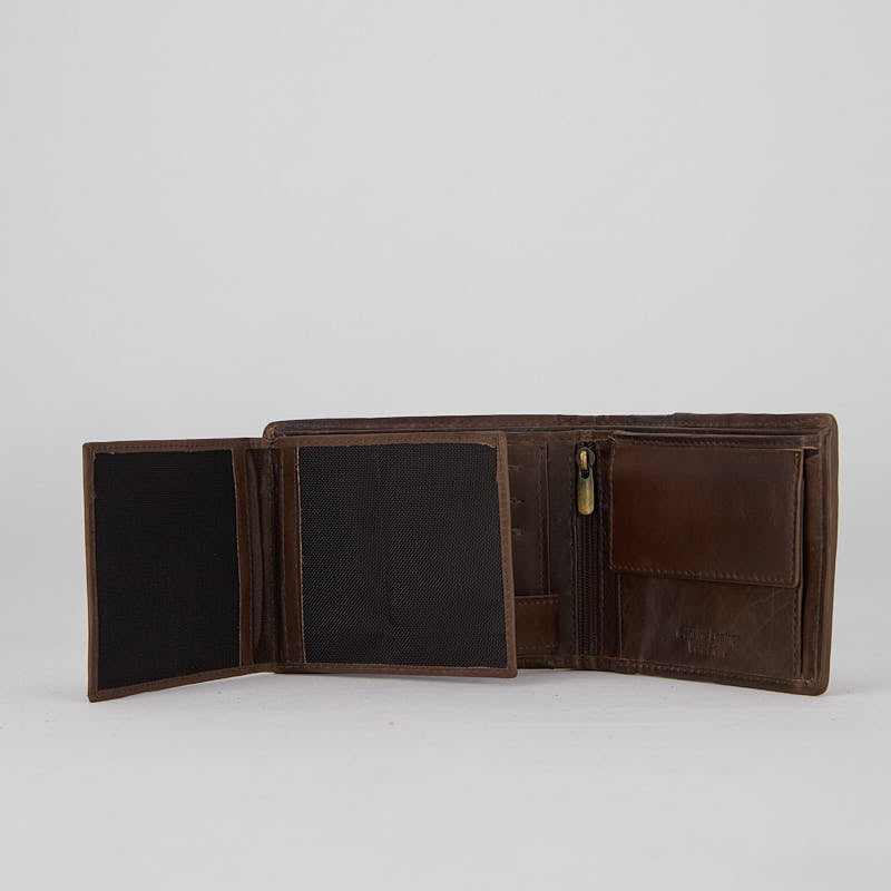 HNDWALLET02 - Men's Wallet in Garment Dyed Buffalo Leather - HUNDRED100®