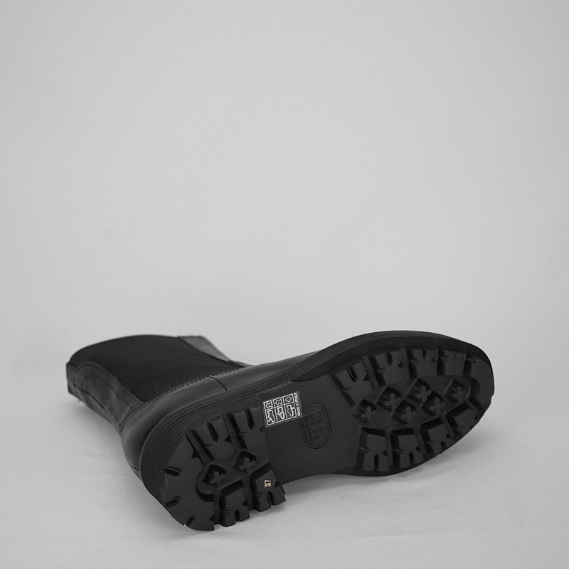 BLACK ARMOR - Women's Chelsea Boot in Black Vegetable Buffalo - HUNDRED100®