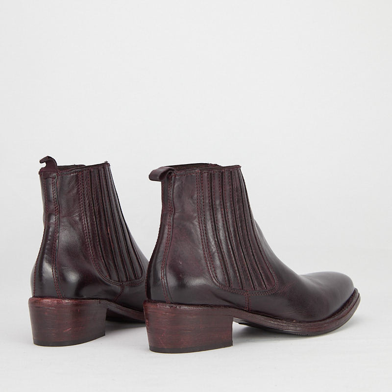 FRIDA BORDEAUX - Women's Chelsea Boot in Vegetable Calf - HUNDRED100®