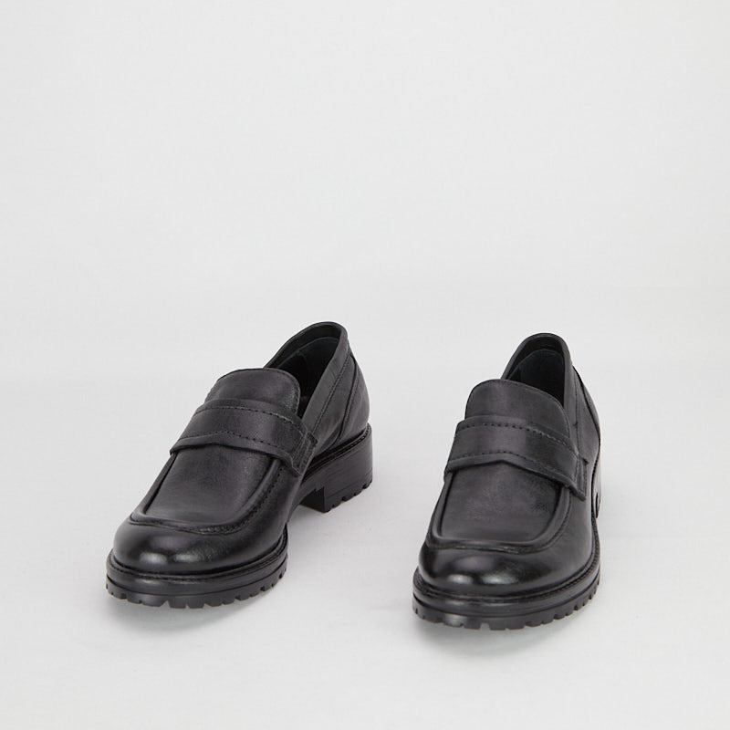 AZER NERA - Woman Loafer in Garment Dyed Buffalo Leather - HUNDRED100®