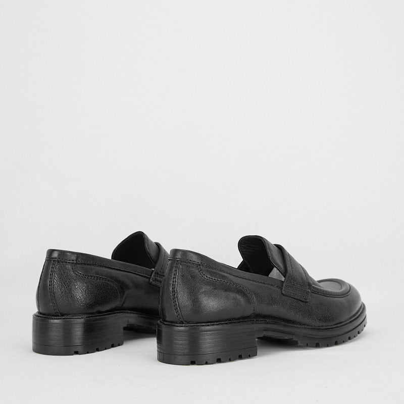 AZER NERA - Woman Loafer in Garment Dyed Buffalo Leather - HUNDRED100®