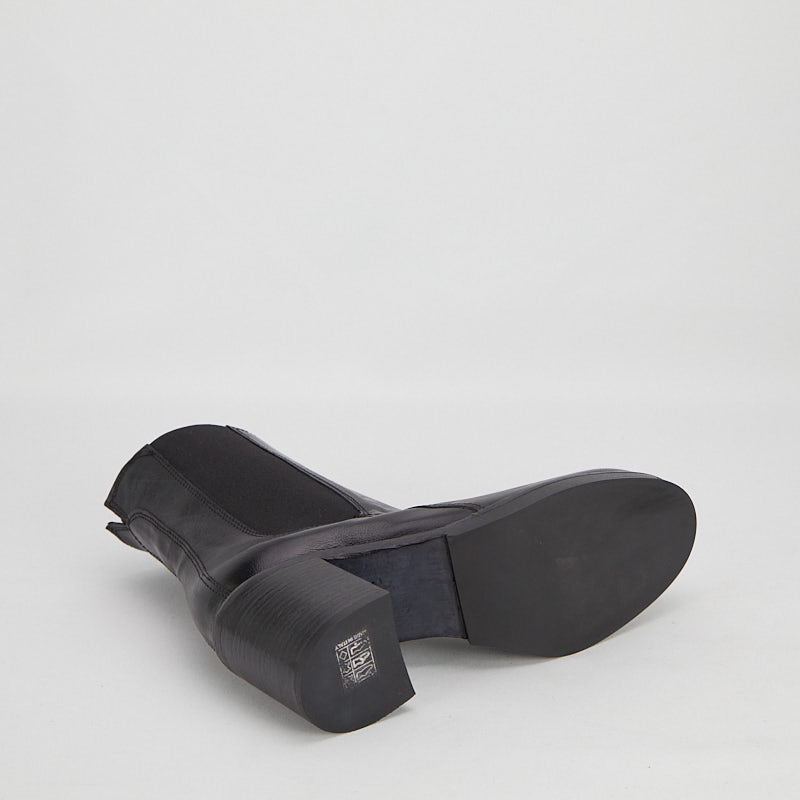 CINZEL NERO - Women's Buffalo Leather Chelsea Boot - HUNDRED100®