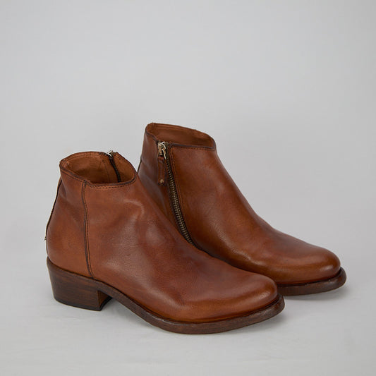 ISAH - Women's Zip Ankle Boot in Garment Dyed Buffalo Leather - HUNDRED100®