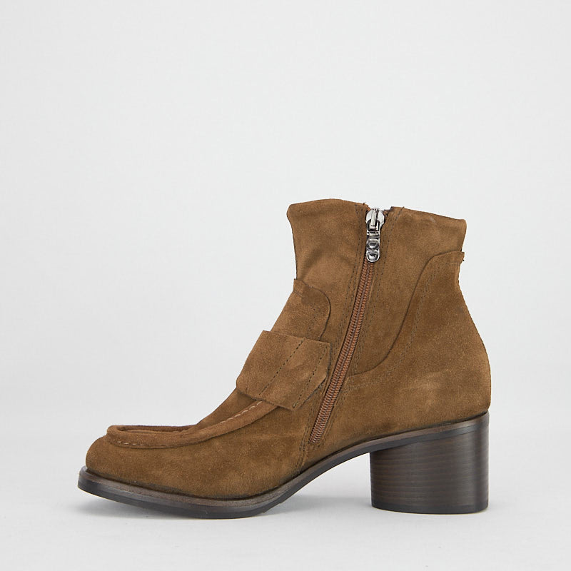 GEOMETRIC TOBACCO - Women's Suede Ankle Boots with Zip - HUNDRED100®