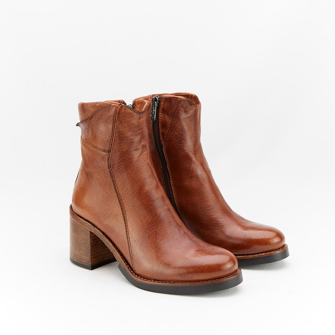 ARAPEY CUOIO - Stivaletto con Zip Donna in Pelle di Bufalo Tinto in Capo - HUNDRED100® - HUNDRED100