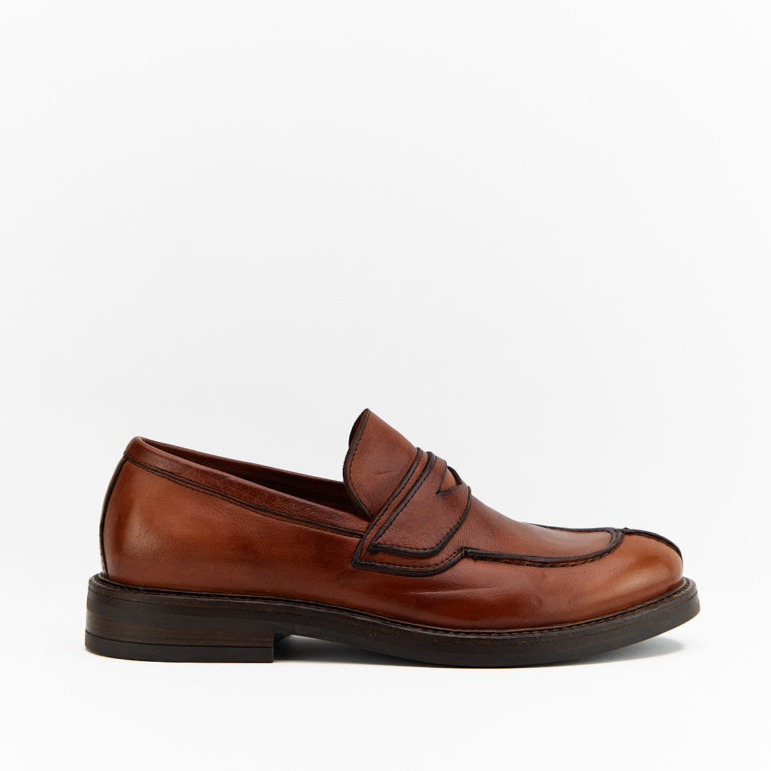 BASEET RUGGINE - Mocassino Uomo in Pelle di Bufalo Tinto in Capo - HUNDRED100® - HUNDRED100