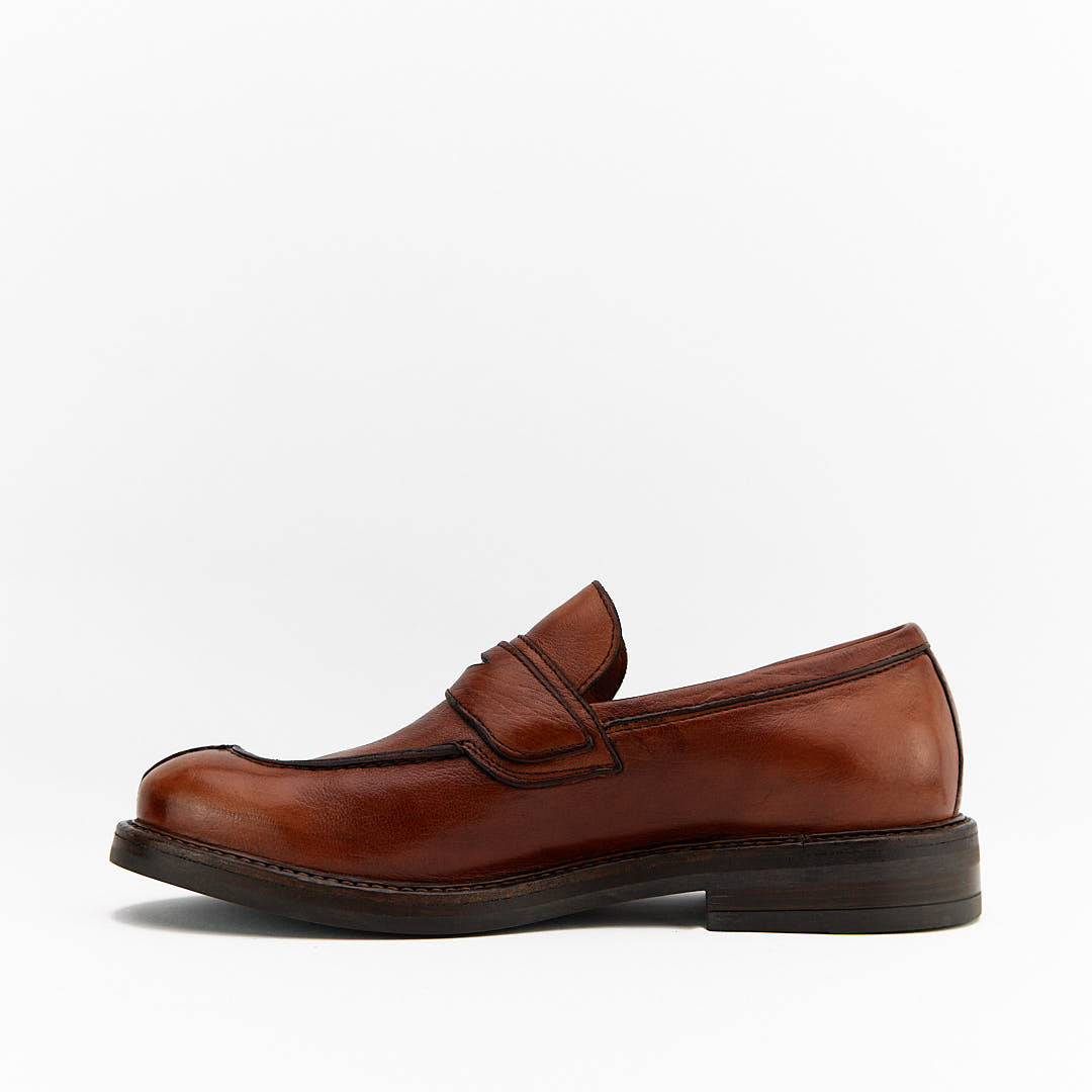 BASEET RUGGINE - Mocassino Uomo in Pelle di Bufalo Tinto in Capo - HUNDRED100® - HUNDRED100