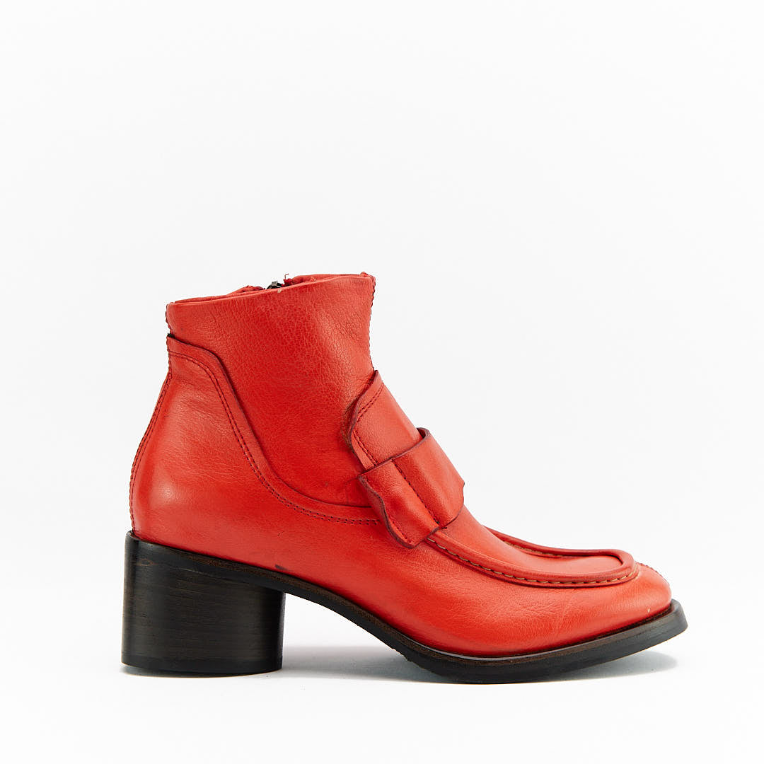 GEOMETRIC CORALLO - Stivaletto con Zip Donna in Pelle di Bufalo Tinto in Capo - HUNDRED100® - HUNDRED100