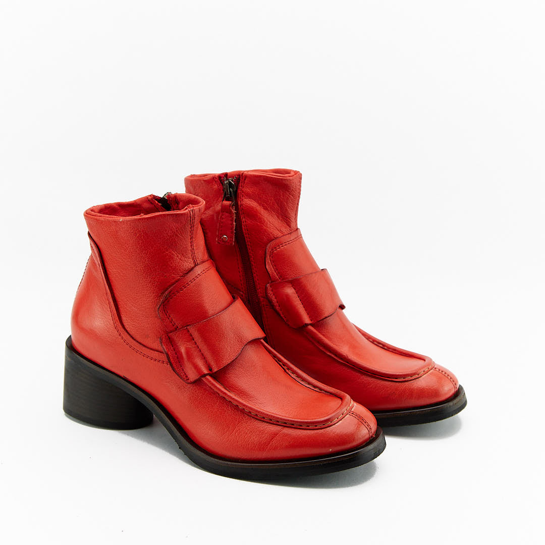 GEOMETRIC CORALLO - Stivaletto con Zip Donna in Pelle di Bufalo Tinto in Capo - HUNDRED100® - HUNDRED100