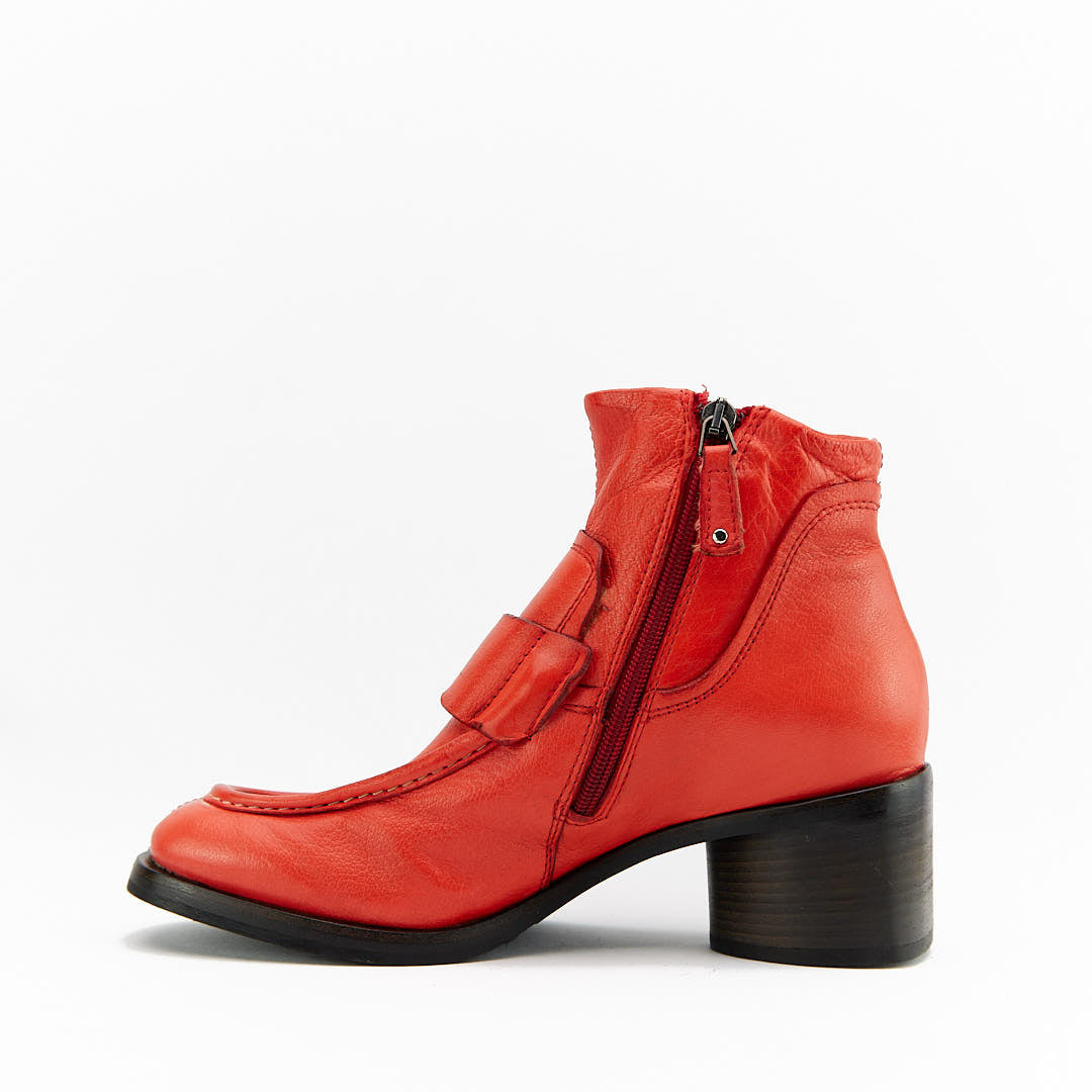 GEOMETRIC CORALLO - Stivaletto con Zip Donna in Pelle di Bufalo Tinto in Capo - HUNDRED100® - HUNDRED100