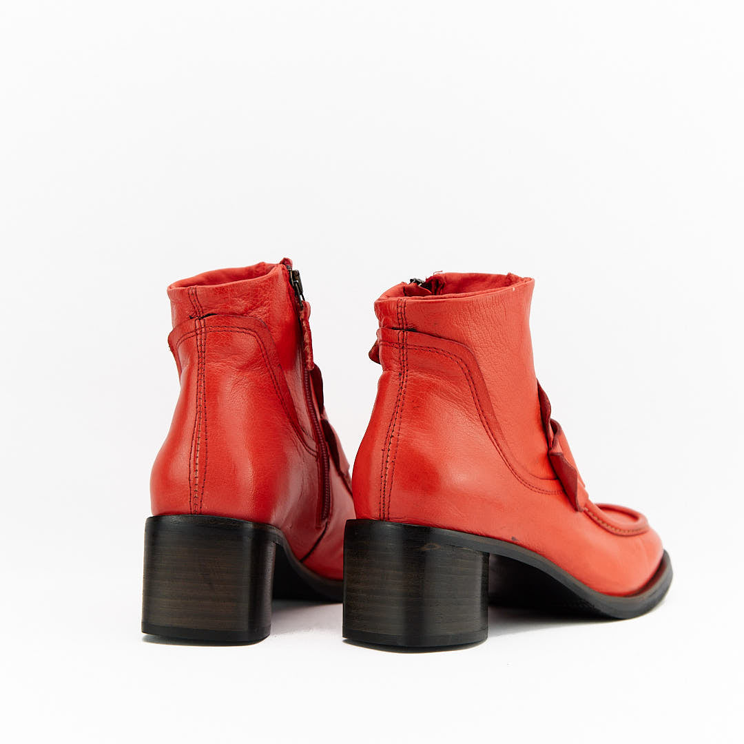 GEOMETRIC CORALLO - Stivaletto con Zip Donna in Pelle di Bufalo Tinto in Capo - HUNDRED100® - HUNDRED100